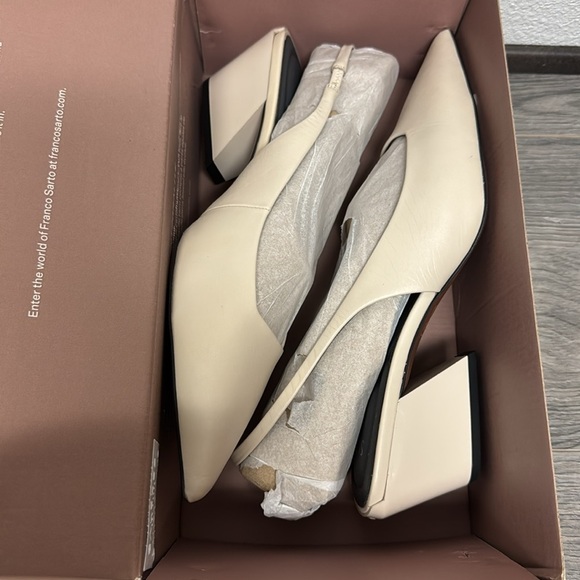 Franco Sarto Gena Slingback Pointed Toe Pump - Picture 4 of 7